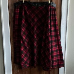 Chic Plaid A-Line Skirt in Red and Black Sz20